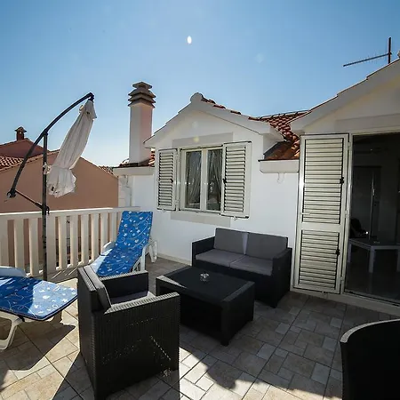 Apartments Manda Supetar Exterior photo