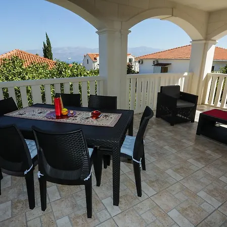 Apartments Manda Supetar Exterior photo