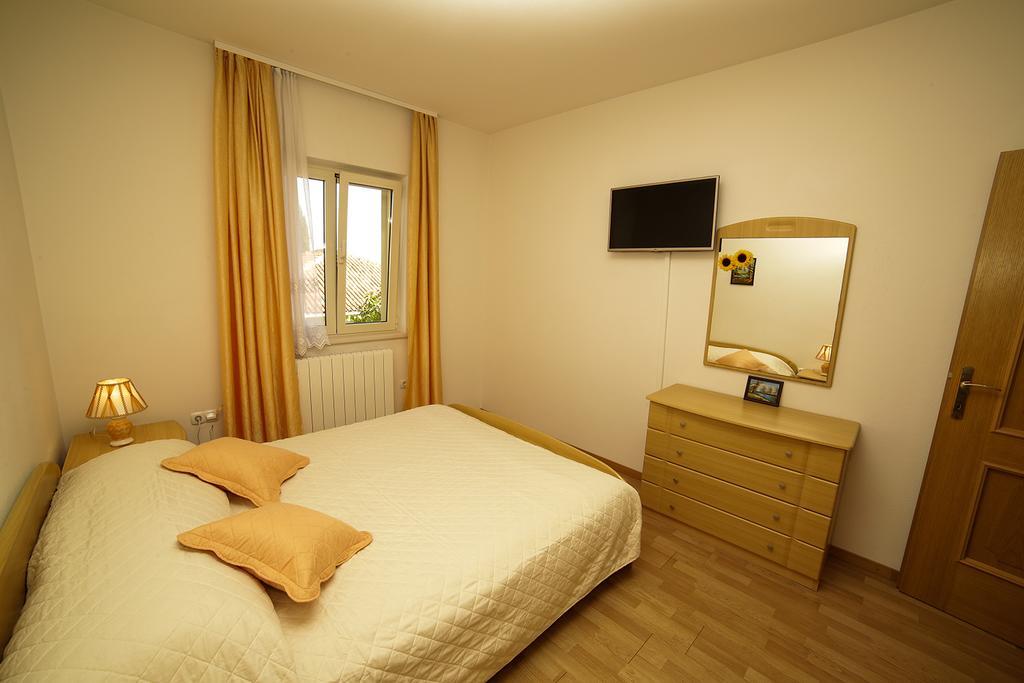 Manda Apartment